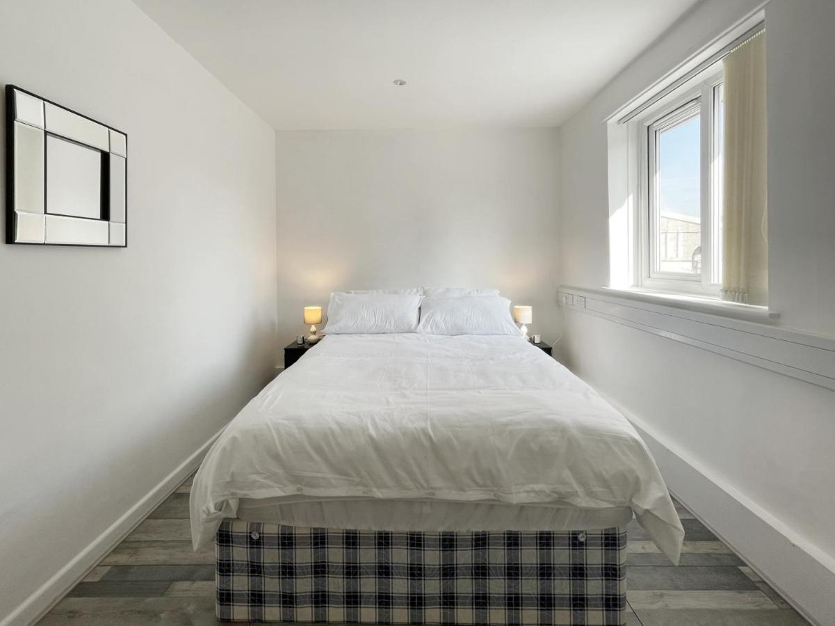 Bright, Warm & Cozy House In Harpurhey Apartment Manchester Exterior photo