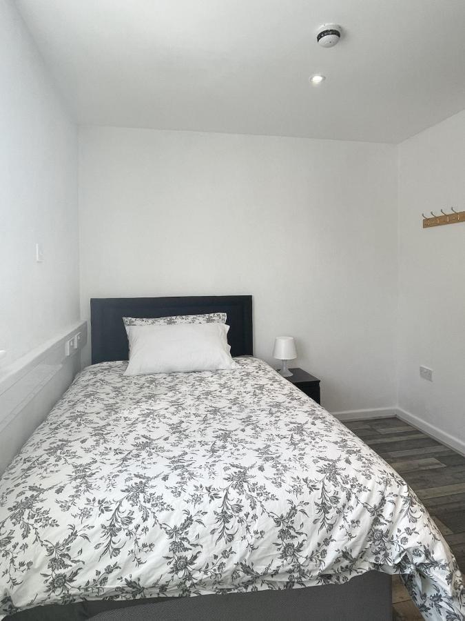 Bright, Warm & Cozy House In Harpurhey Apartment Manchester Exterior photo