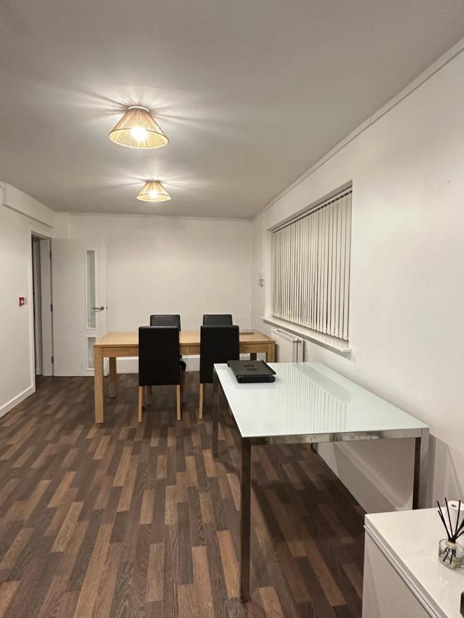 Bright, Warm & Cozy House In Harpurhey Apartment Manchester Exterior photo