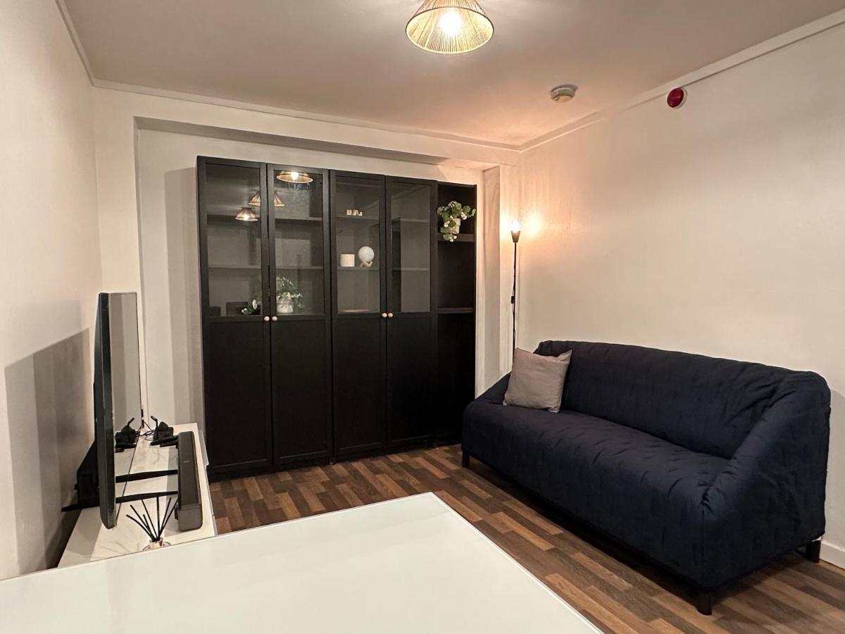 Bright, Warm & Cozy House In Harpurhey Apartment Manchester Exterior photo