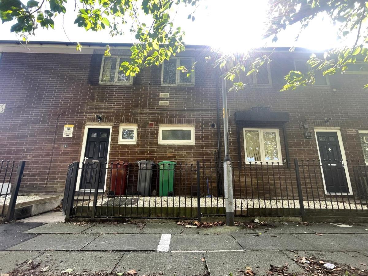 Bright, Warm & Cozy House In Harpurhey Apartment Manchester Exterior photo